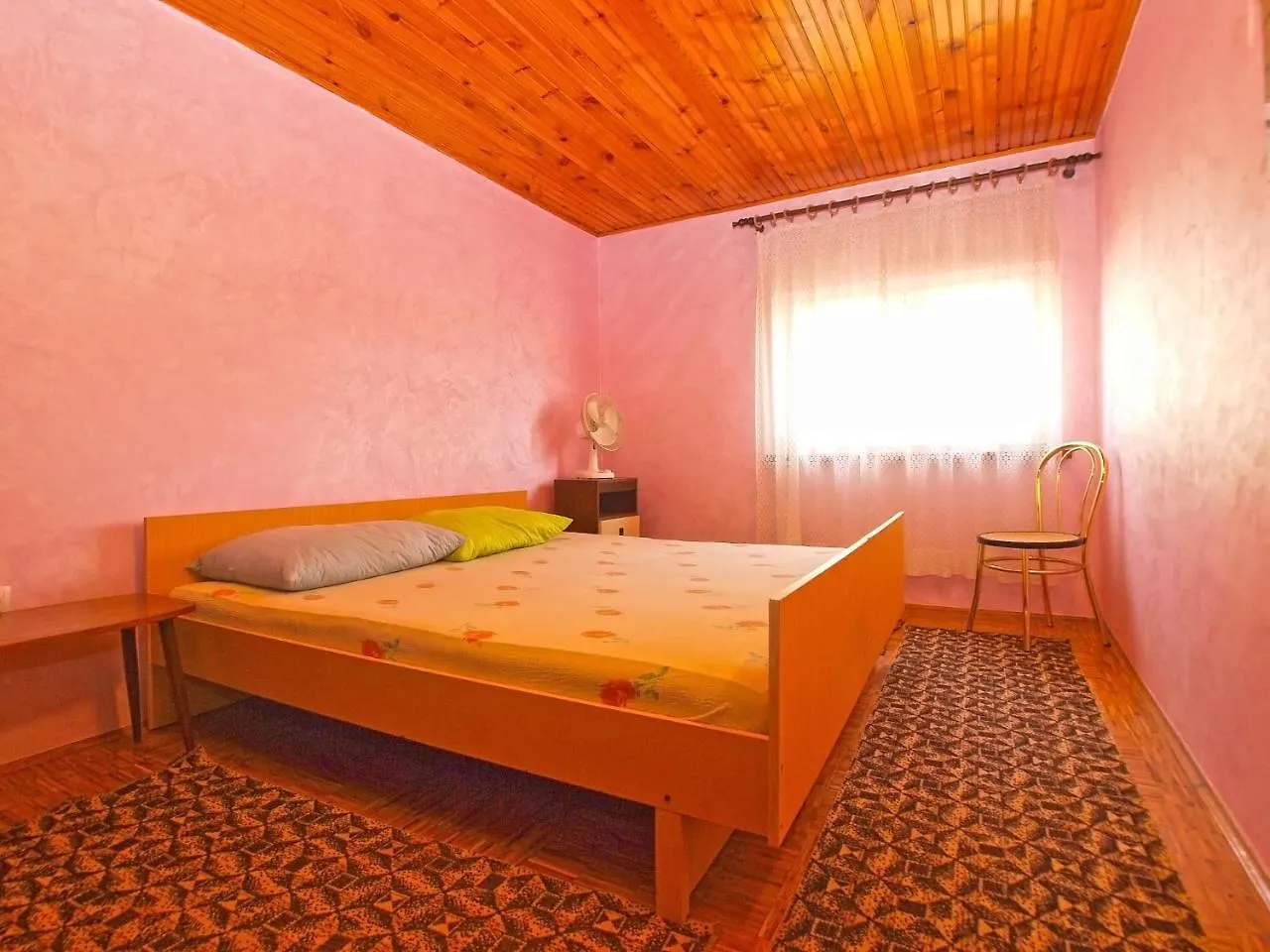 Rooms Antun 1238 메덜린 3*,